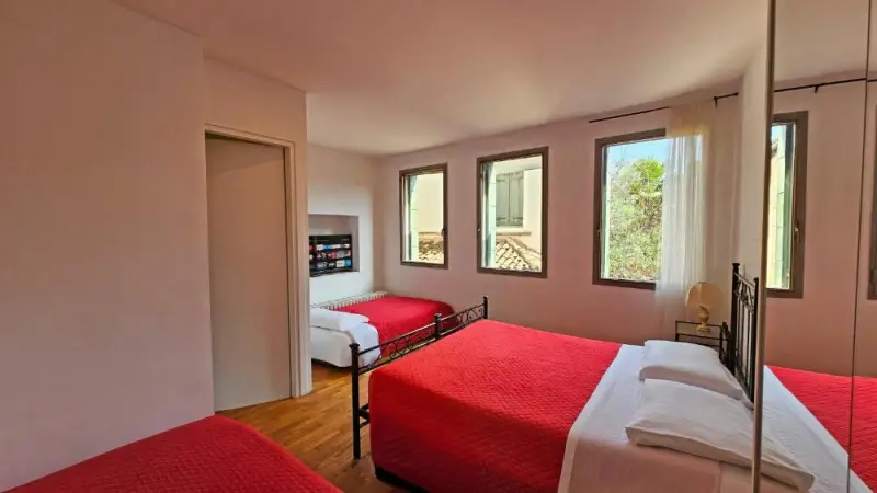 Studio Apartment with Private External Bathroom and Garden View
