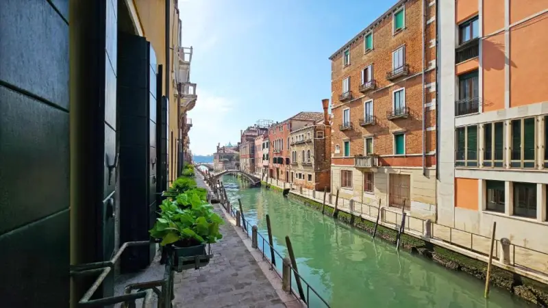Deluxe Quadruple Room with Canal View
